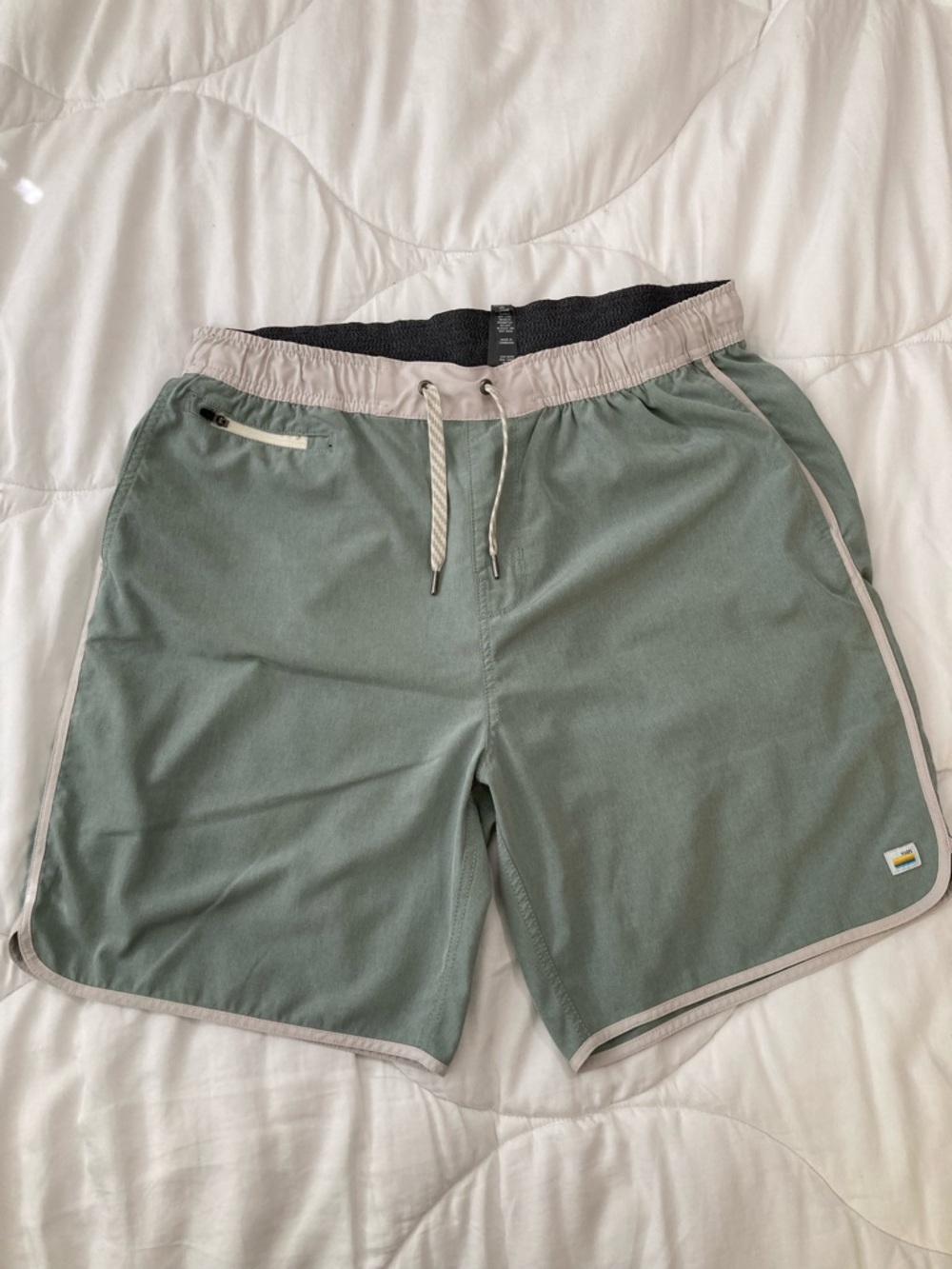 Vuori Banks Short Size XL EUC